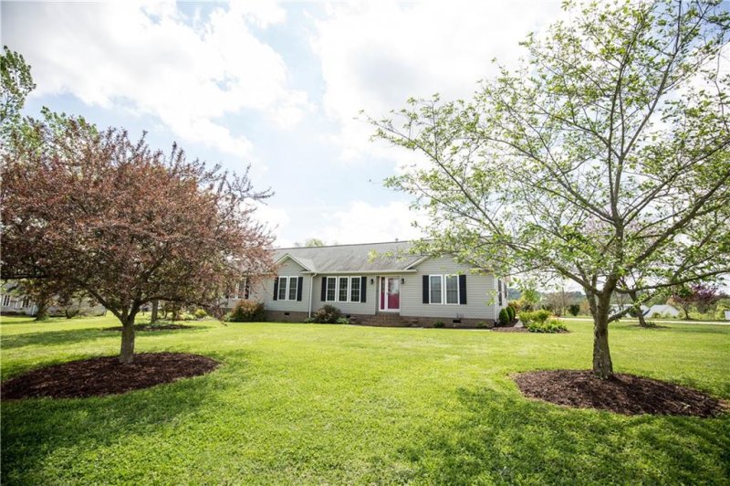 Property image 2 at 25 Brett Will Court, Taylorsville, NC 28681