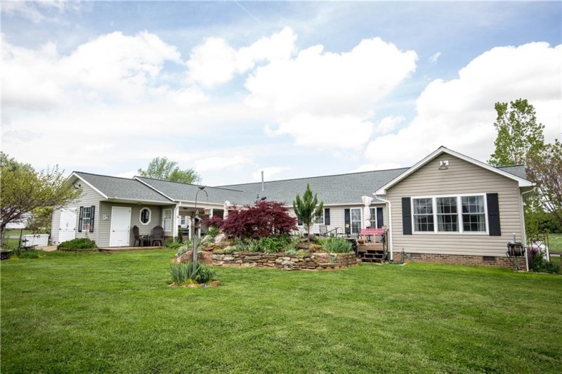 Property image 3 at 25 Brett Will Court, Taylorsville, NC 28681