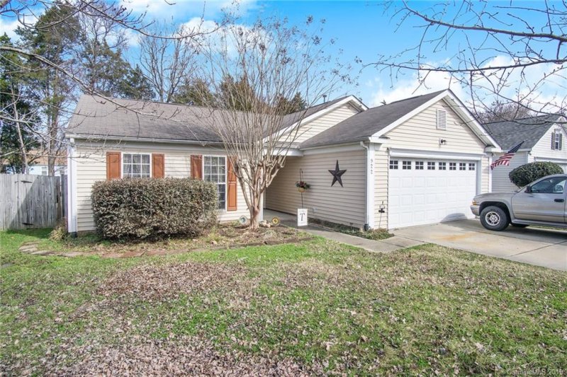 Property image 2 at 922 Morning Glory Drive, Charlotte, NC 28262