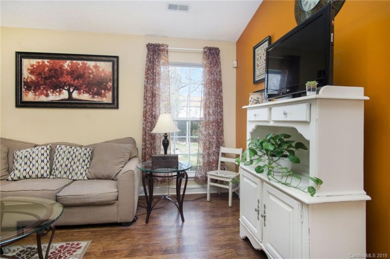 Property image 4 at 922 Morning Glory Drive, Charlotte, NC 28262