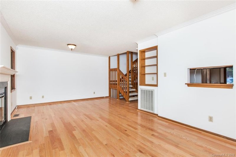 Property image 5 at 51 Hollybrook Drive, Asheville, NC 28803