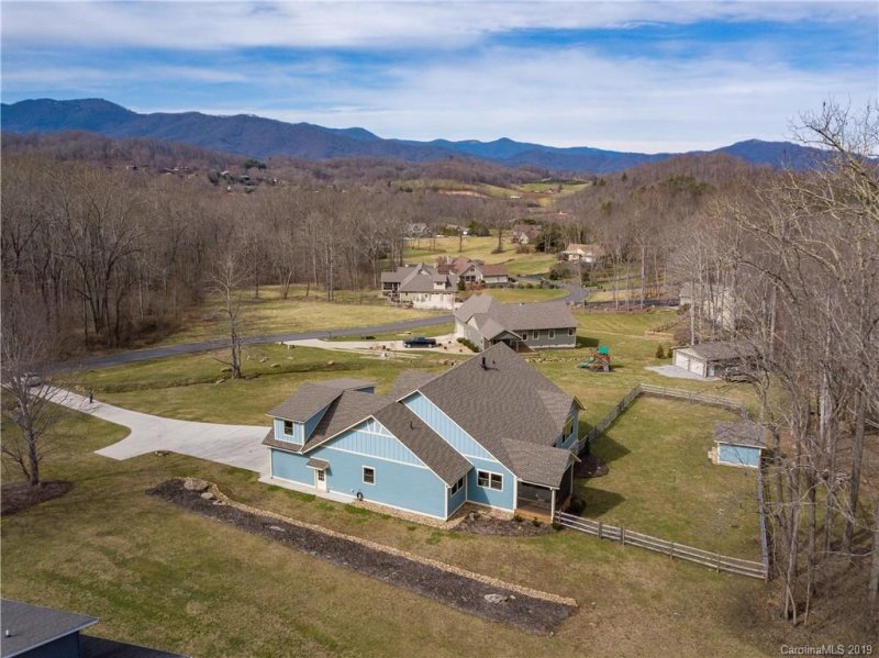 Property image 4 at 525 Stepping Stone Lane, Waynesville, NC 28786