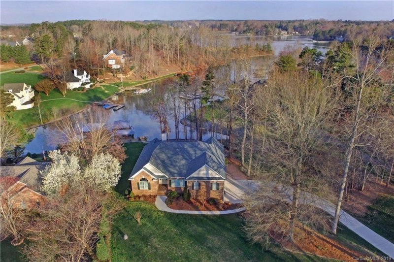 Property image 3 at 115 Grand Bay Drive, Mooresville, NC 28117