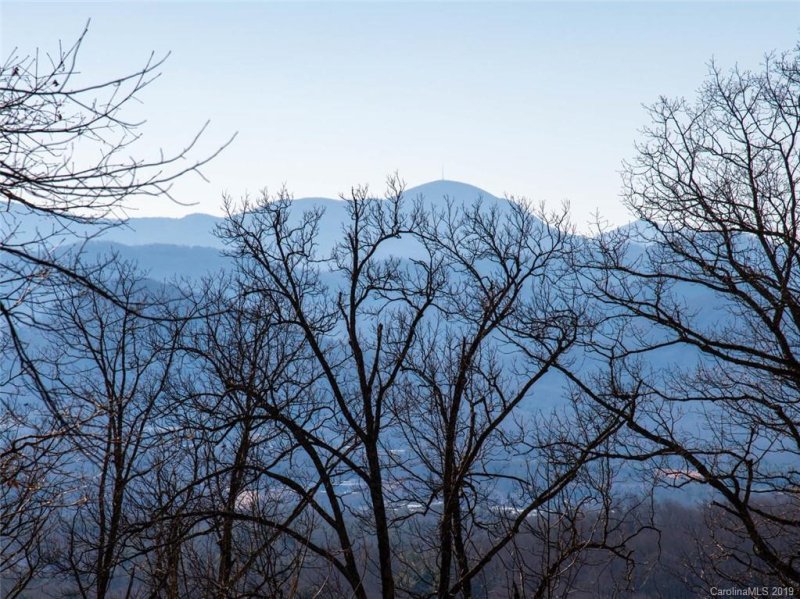 Property image 3 at 18 Giffords Lane, Asheville, NC 28803