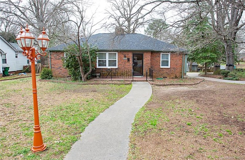 Property image 3 at 1100 Meadow Lane, Charlotte, NC 28205