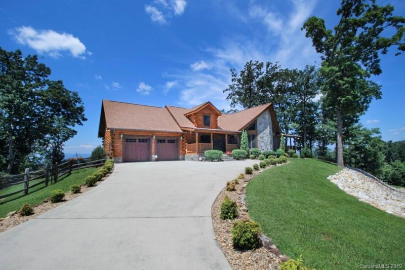 Property image 2 at 2906 North Face Drive, Valdese, NC 28690