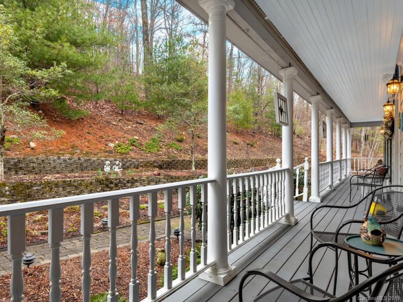 Property image 2 at 16 Hobe Crest, Hendersonville, NC 28792