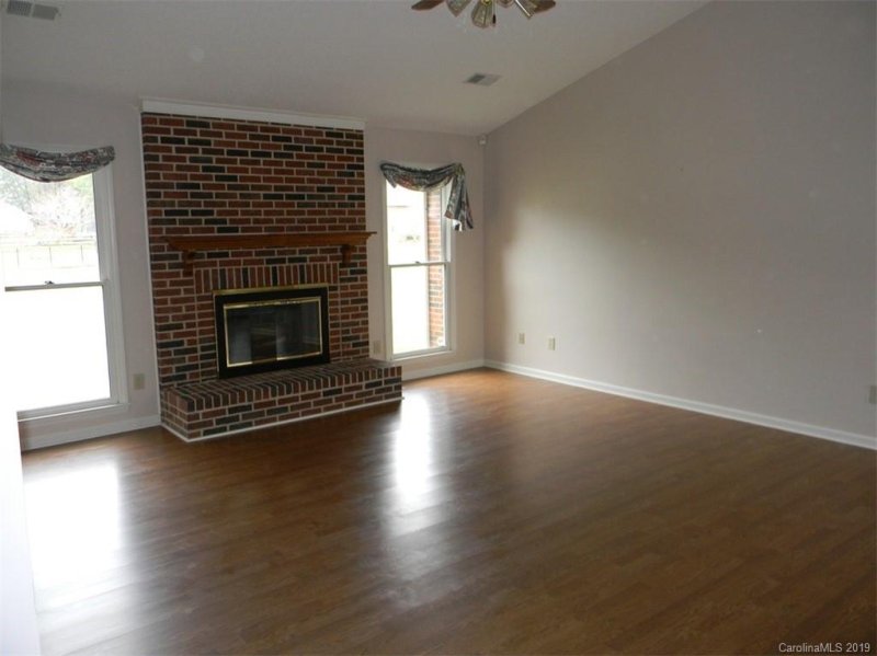 Property image 5 at 7947 King Arthurs Court, Denver, NC 28037