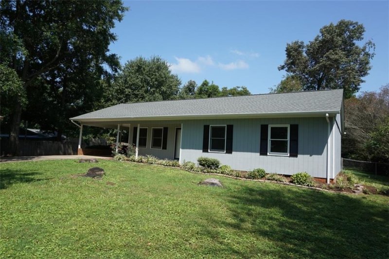 Property image 2 at 4652 Queens Road, Hickory, NC 28602