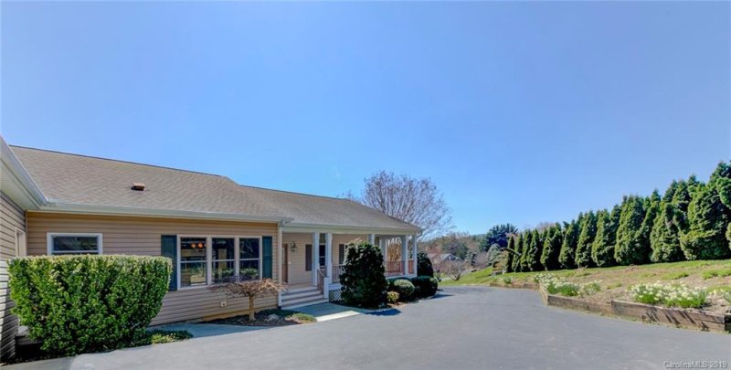 Property image 4 at 2010 Holly Tree Hill, Hendersonville, NC 28739