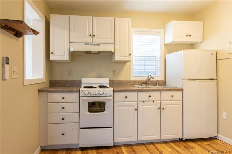 Property image 3 at 24 Rhododendron Drive, Asheville, NC 28805