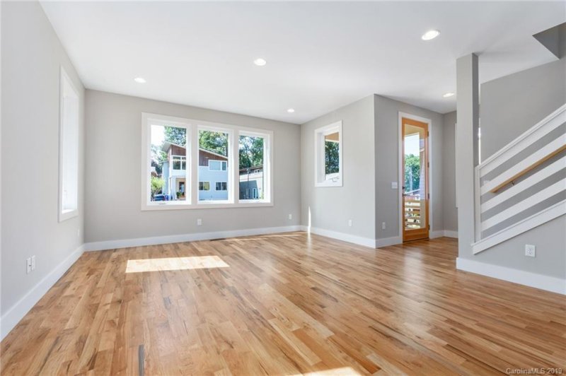 Property image 2 at 15 Mauricet Lane, Asheville, NC 28806