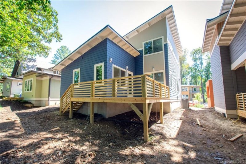Property image 2 at 19 Mauricet Lane, Asheville, NC 28806