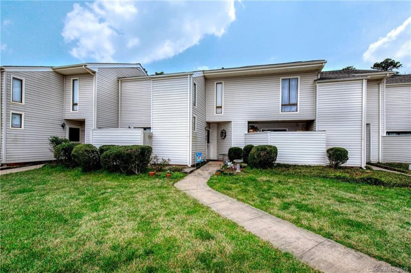 7836 Hummingbird Lane