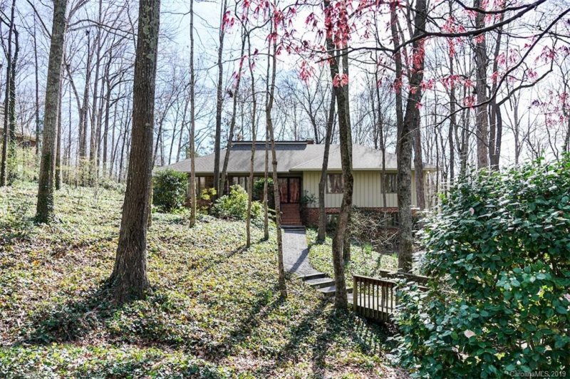 Property image 2 at 4310 Town And Country Drive, Charlotte, NC 28226