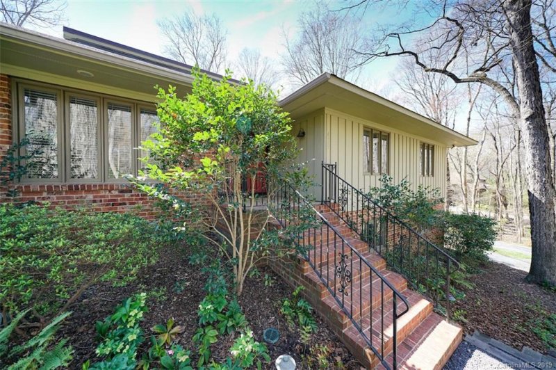 Property image 3 at 4310 Town And Country Drive, Charlotte, NC 28226