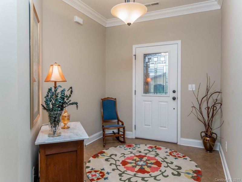 Property image 4 at 40 Ocaso Drive, Asheville, NC 28806