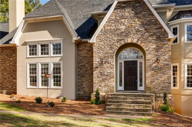 Property image 2 at 7128 Cobblecreek Drive, Matthews, NC 28104