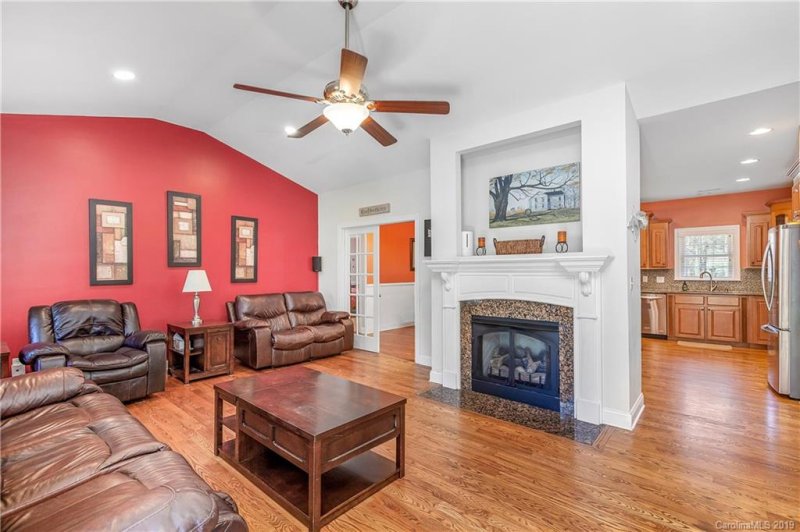 Property image 3 at 5112 Stockbridge Drive, Mount Holly, NC 28120