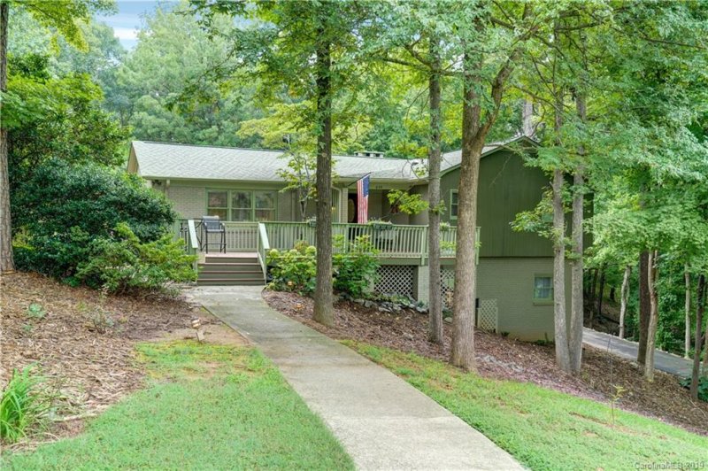 659 Knollcrest Drive