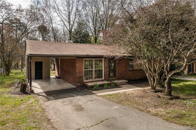 Property image 2 at 1014 Claremont Road, Charlotte, NC 28214