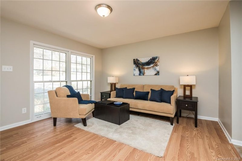 Property image 3 at 1014 Claremont Road, Charlotte, NC 28214