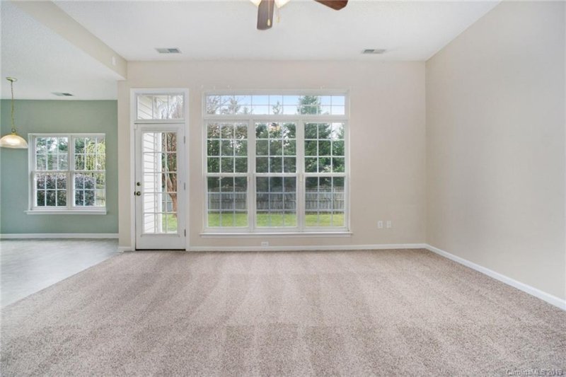 Property image 3 at 4721 Fox Thorne Drive, Charlotte, NC 28216