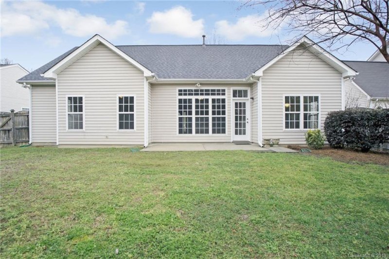 Property image 5 at 4721 Fox Thorne Drive, Charlotte, NC 28216