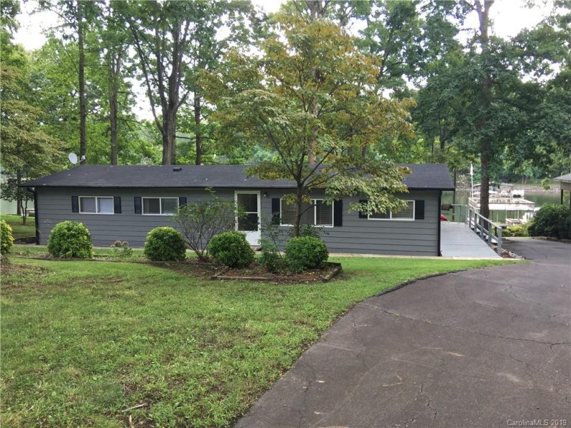 Property image 2 at 482 Greenbay Road, Mooresville, NC 28117