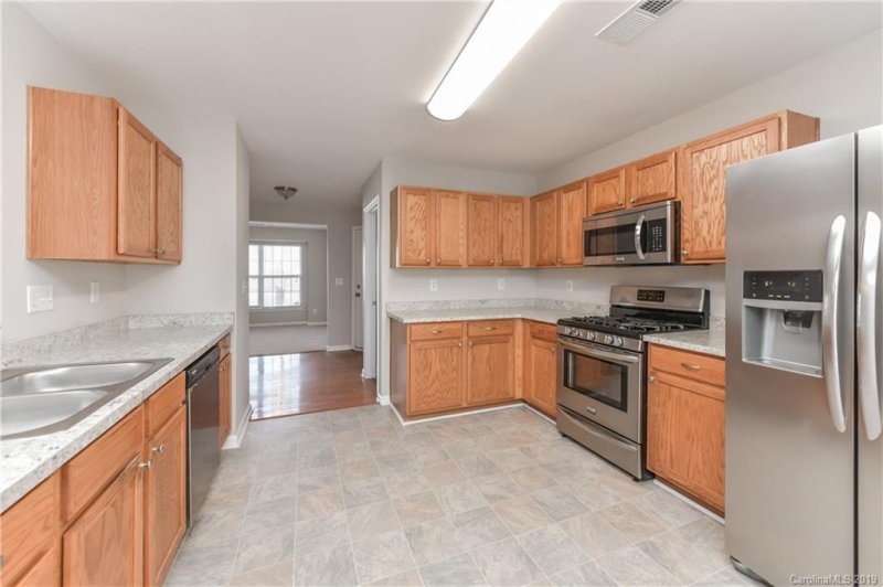 Property image 5 at 3810 Brookchase Lane, Charlotte, NC 28205