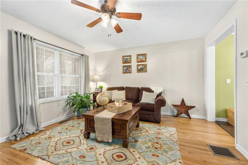 Property image 3 at 202 Pembrook Road, Swannanoa, NC 28778