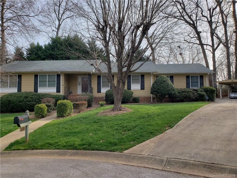 Property image 2 at 725 Knollwood Court, Rock Hill, SC 29732