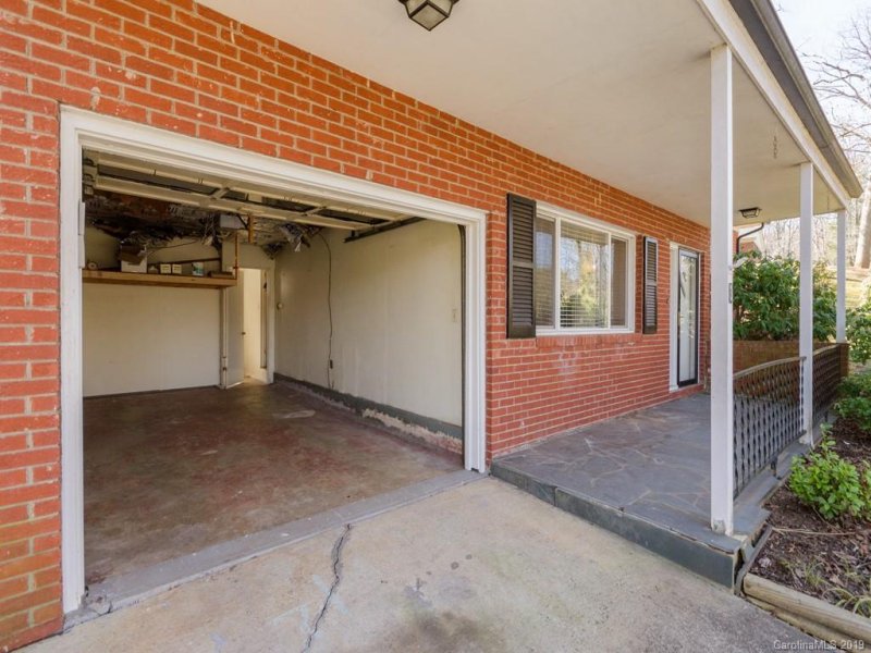 Property image 3 at 3 Mayfair Drive, Candler, NC 28715