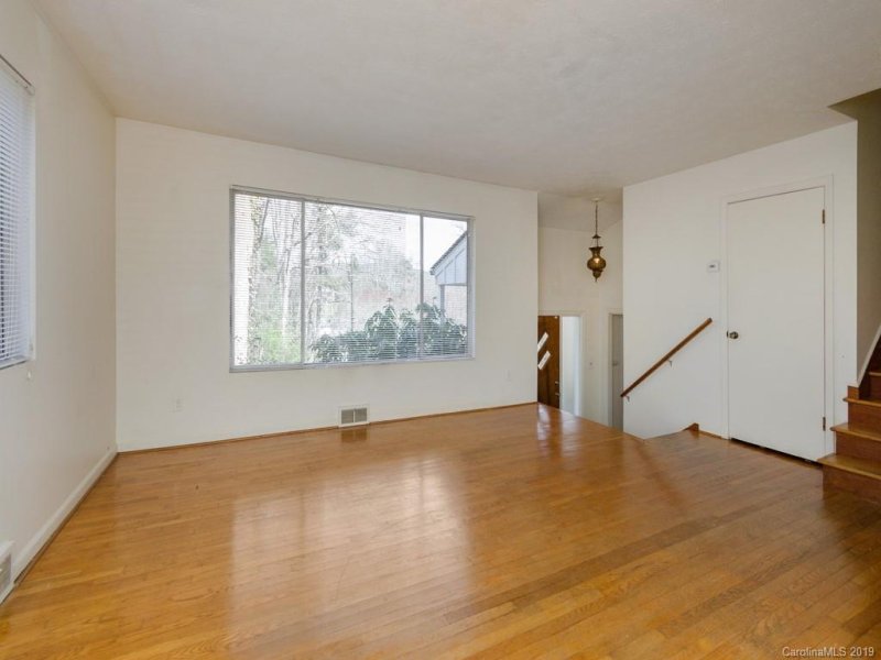 Property image 4 at 3 Mayfair Drive, Candler, NC 28715