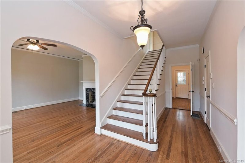 Property image 3 at 3106 Providence Road, Charlotte, NC 28211