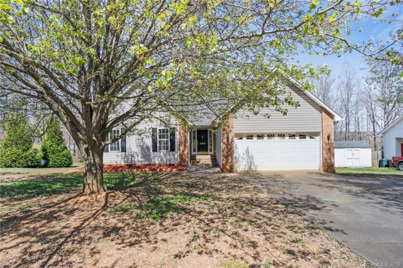 1205 Courtney Cove Court