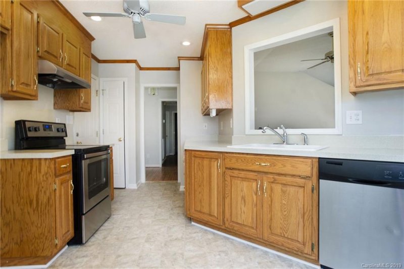 Property image 2 at 1205 Courtney Cove Court, Gastonia, NC 28052