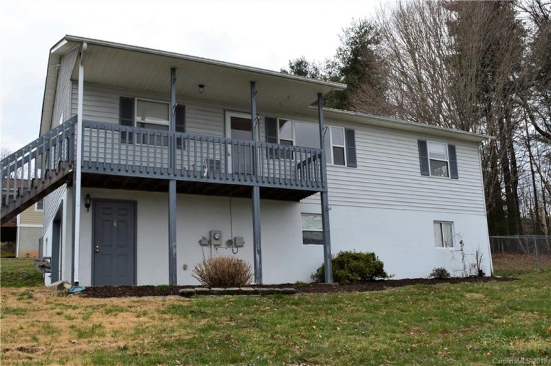 384 Hunters Ridge Drive