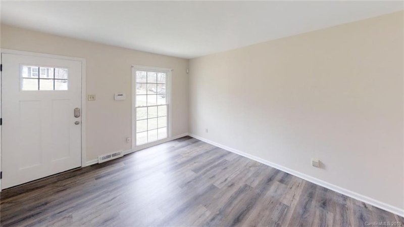 Property image 3 at 730 Merridale Drive, Charlotte, NC 28214