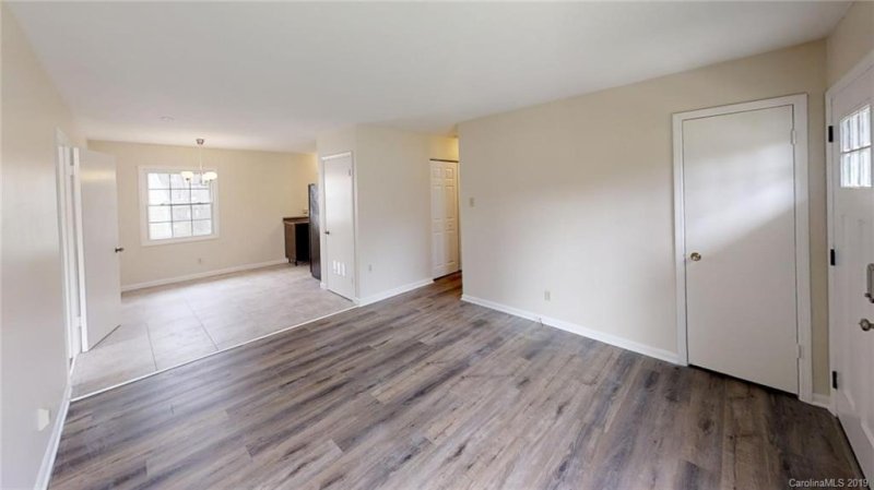 Property image 4 at 730 Merridale Drive, Charlotte, NC 28214