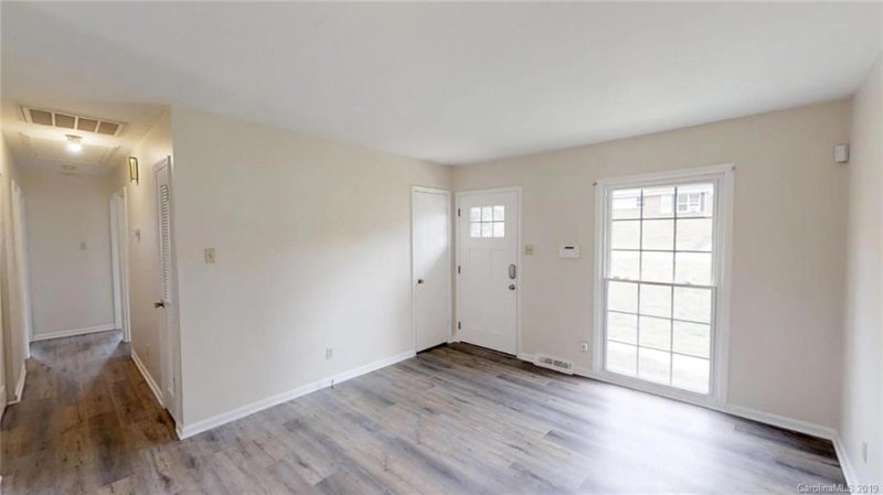 Property image 5 at 730 Merridale Drive, Charlotte, NC 28214