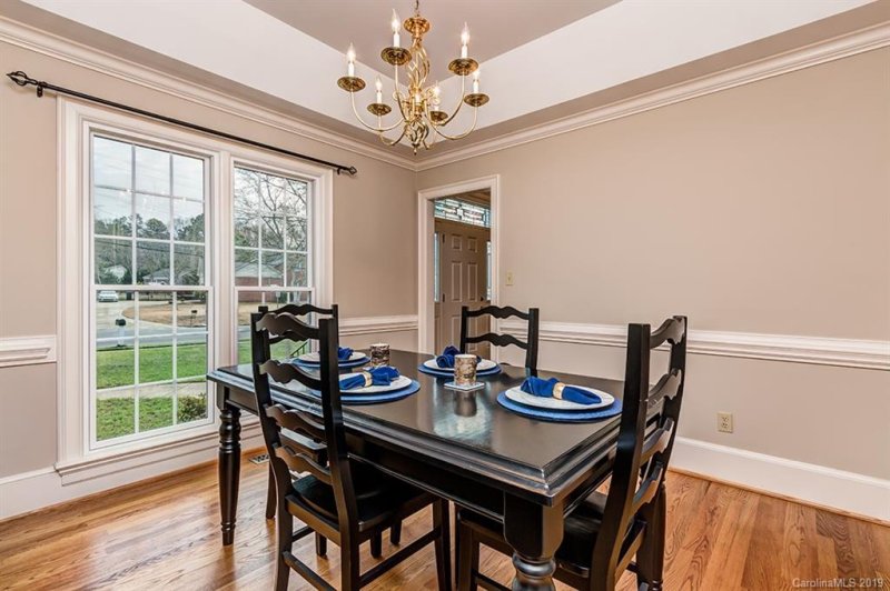 Property image 5 at 6618 Shaftesbury Road, Charlotte, NC 28270