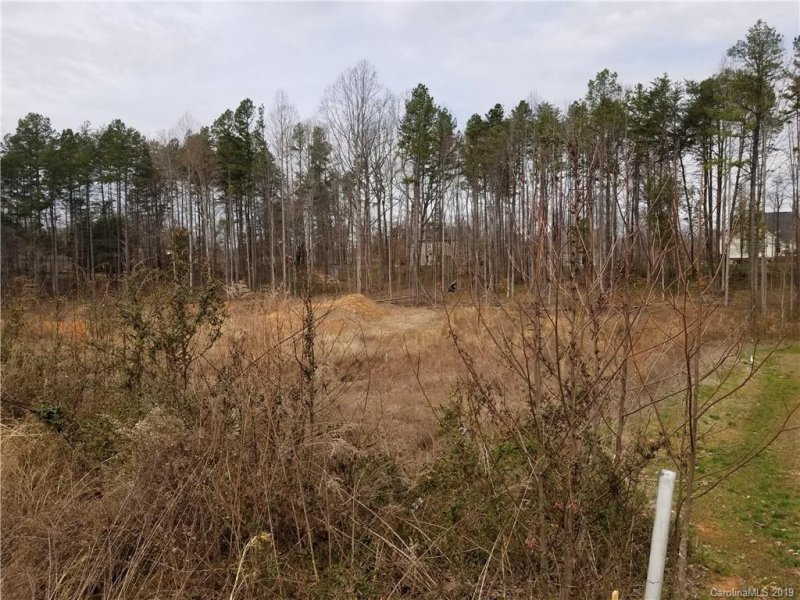 Property image 3 at 136 Early Frost Lane, Mooresville, NC 28115