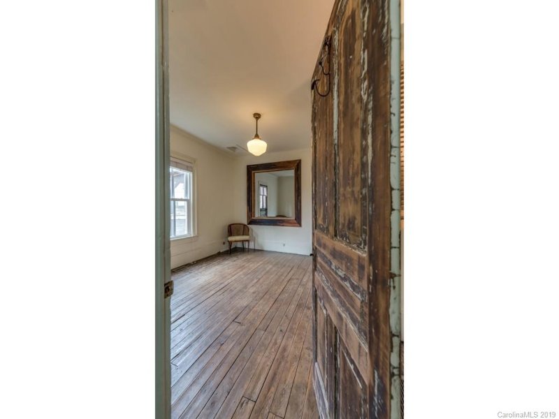 Property image 3 at 91 Virginia Avenue, Asheville, NC 28806