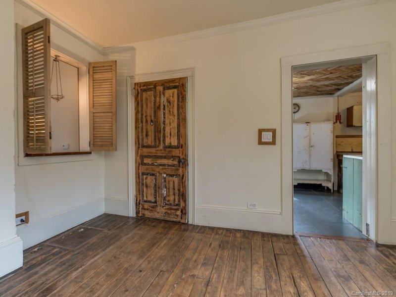 Property image 5 at 91 Virginia Avenue, Asheville, NC 28806