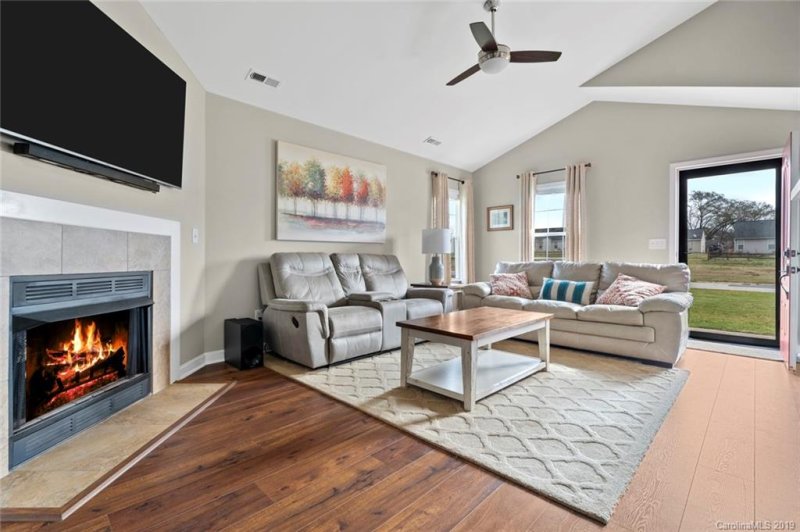 Property image 2 at 4058 W Fairmeadow Drive, Lancaster, SC 29720