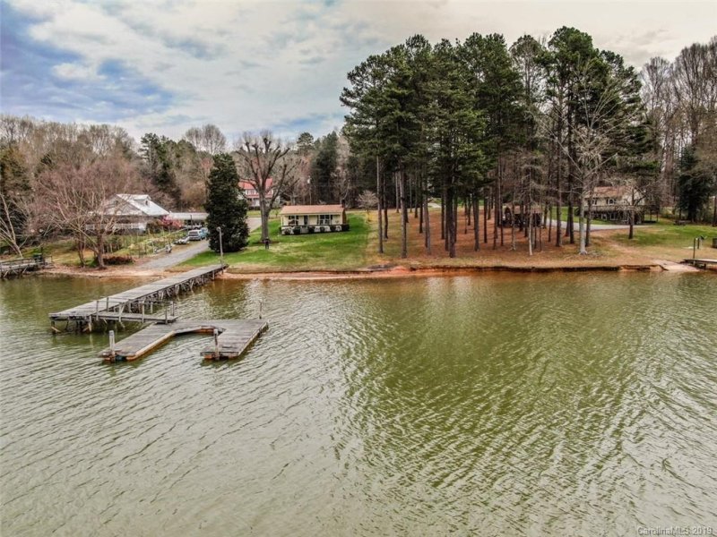 Property image 2 at 140 Morgan Bluff Road, Mooresville, NC 28117