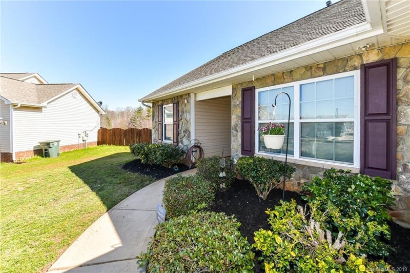 Property image 2 at 550 Pennyfields Lane, Clover, SC 29710