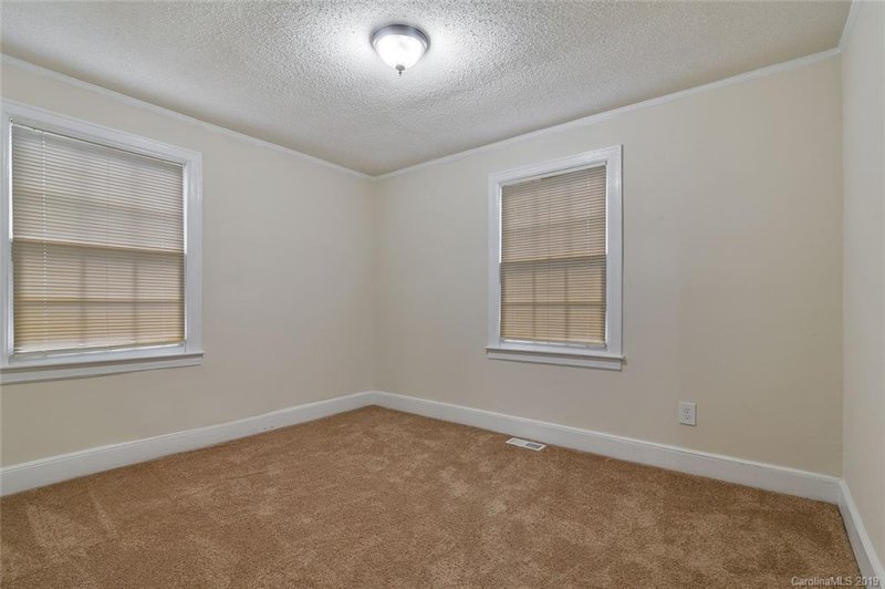 Property image 4 at 635 Robertson Avenue, Charlotte, NC 28208