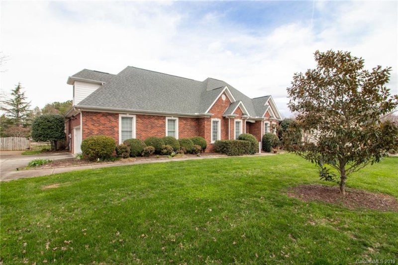 Property image 2 at 163 Turnberry Lane, Mooresville, NC 28117